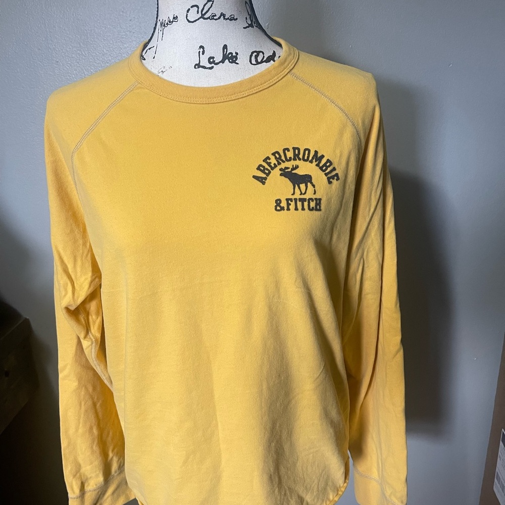 Abercrombie and Fitch crew neck size large